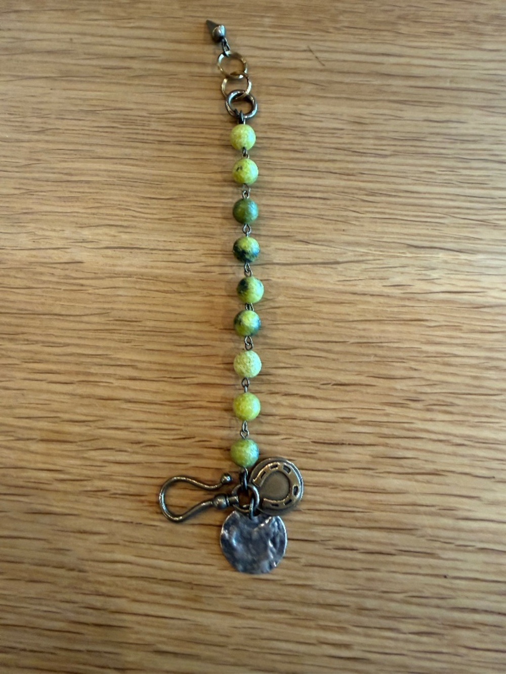 Bracelet with glass like beads